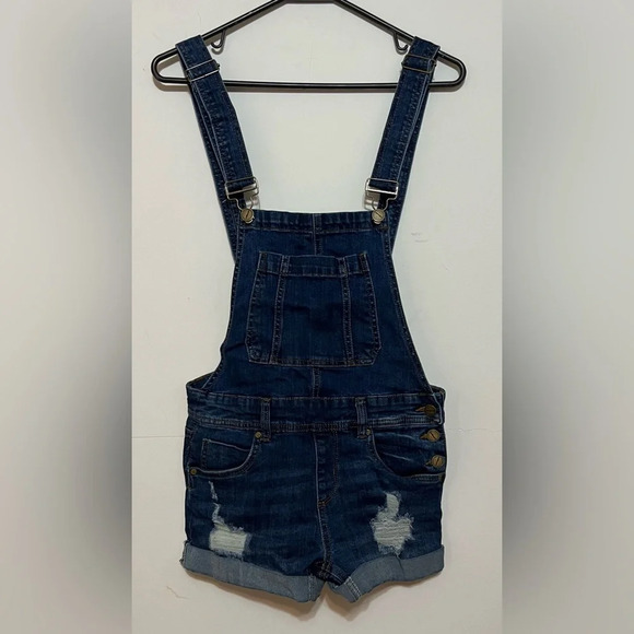 Dollhouse Distressed Overall Jean Shorts Size 5. C1 - Picture 2 of 10